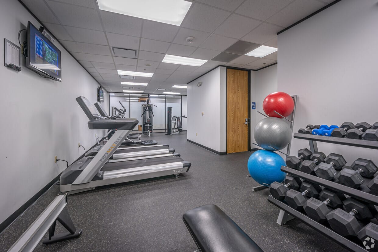 400 North Belt amenities (2) office space amenities