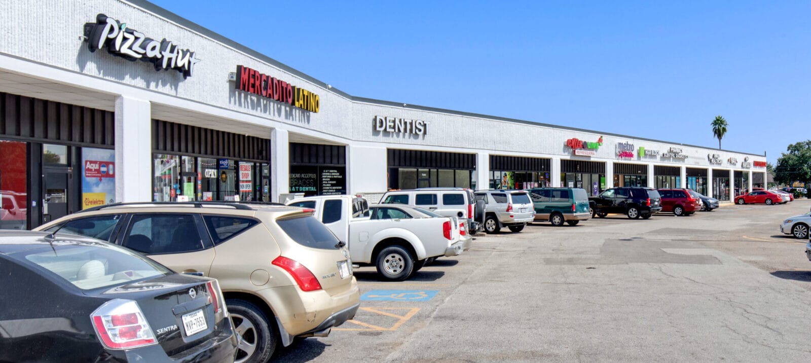 Fondren Road Plaza Shopping Center Banner Image