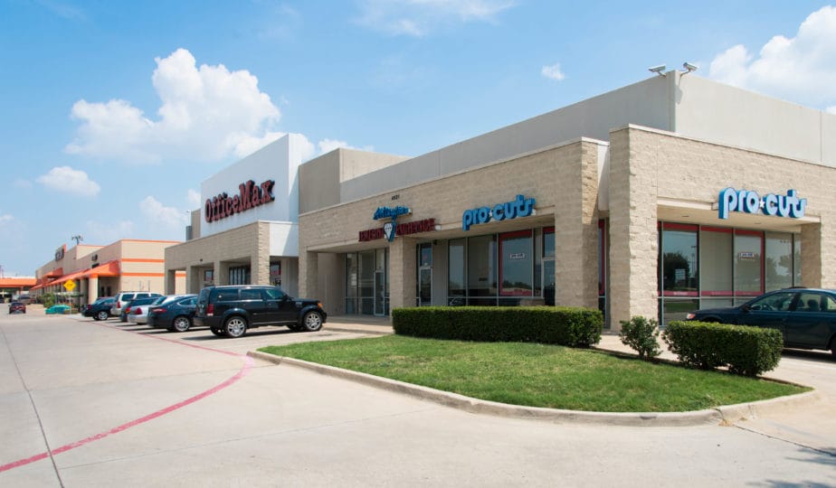 Cooper Street Plaza Shopping Center Gallery Image