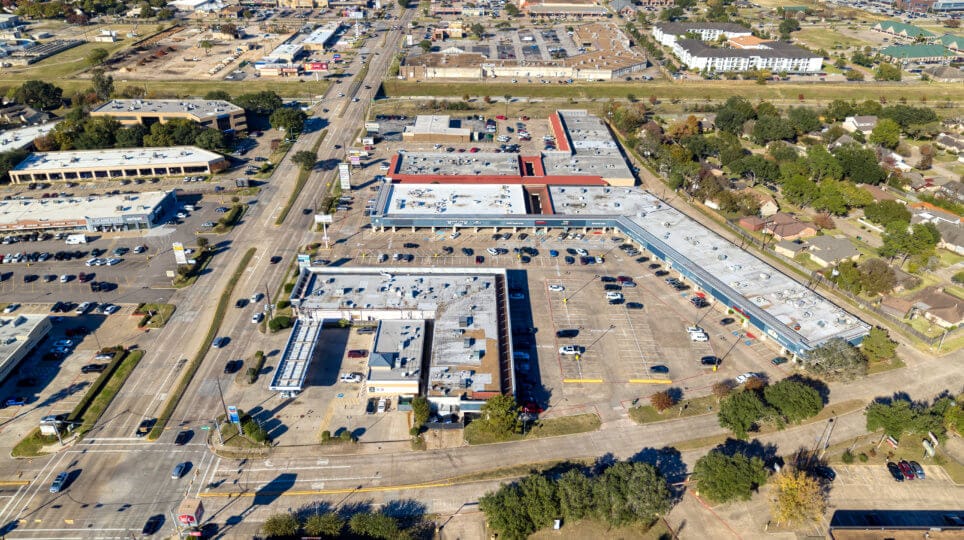 One Mason Plaza Shopping Center Gallery Image